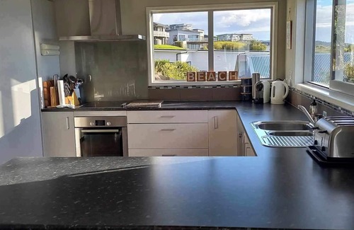 Cable Bay House | CBay Holiday Home - Spectacular 180˚ Views