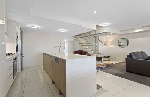 Rockhampton House | CBD Luxury Accommodation