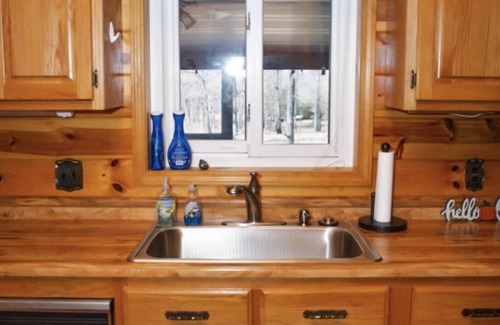 Lenox Cabin | CC Lodge welcomes you with 250 acres of land! Perfect for biking, hunting, etc!