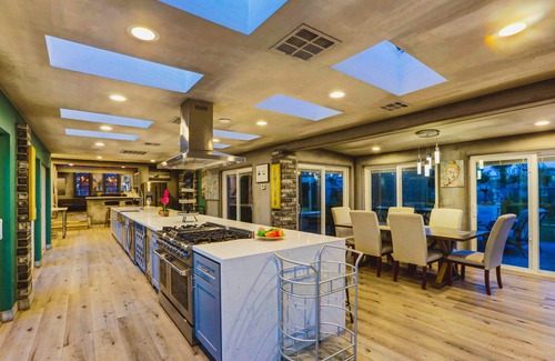 Spring Valley House | CC Upgraded 9BD/8BA Villa Near Vegas Strip-3.6mi