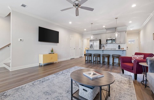 Tuscaloosa House | CC10 - Luxury Meets Convenience in Tuscaloosa and the University of Alabama!