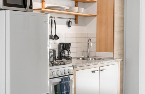 Brookwood Apartment | (CCF) Enjoy a Full Kitchen in an Affordable Studio near Peachtree Street