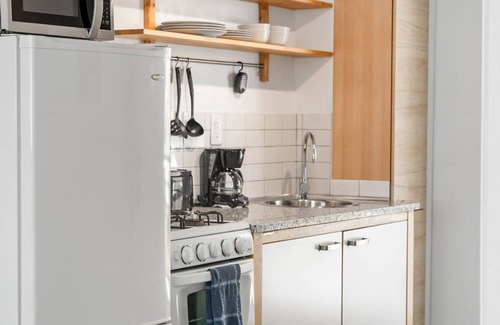 Brookwood Apartment | (CCK) Modern Studio, Walkable to Midtown, 1 Block from MARTA