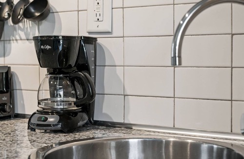 Brookwood Apartment | (CCK) Modern Studio, Walkable to Midtown, 1 Block from MARTA