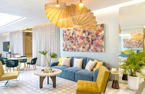 Mabolo Condo | Cebu Spacious One Bedroom Luxury Apartment with Balcony & High-speed Internet