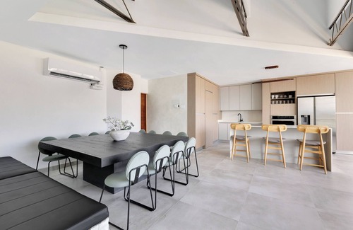Isla Verde Apartment | Cecilia's PH Ocean Views
