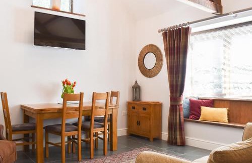 Castle Cary House | Cedar Barn