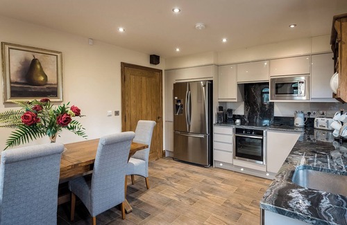 Halifax Cottage | Cedar Barn - UK33352