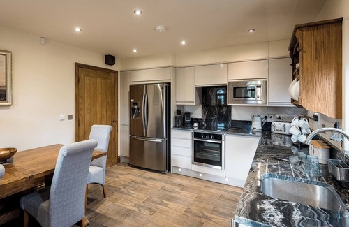 Halifax Cottage | Cedar Barn - UK33352