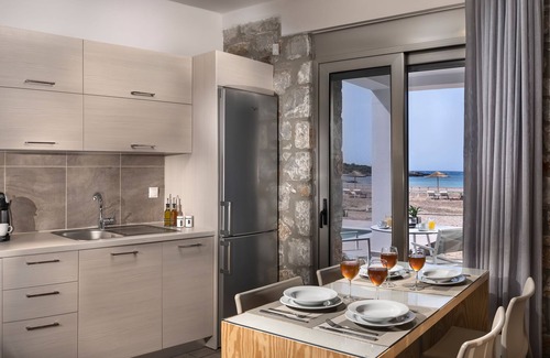 Gialos Villa | Cedar Bay Beachside Villas