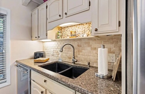 Harbor Springs House | Cedar Bluff: 4 BR, 3 BA in Harbor Springs, Sleeps 8