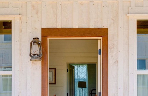 Driftwood Cabin | Cedar Break - Family Cabin B - ADA Accessible