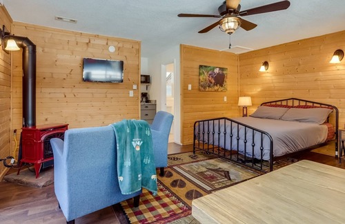 Lyons Cabin | Cedar Cabin*Fireplace*-Winter Getaway-*RMNP*
