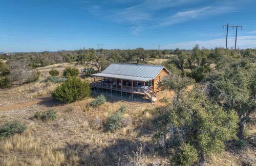 Fredericksburg Cabin | Cedar Cabin w/Beautiful Sunset Views + Hot-Tub!