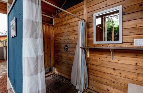 Cultus Lake House | Cedar Cottage @ Cultus - A Great Place to Relax