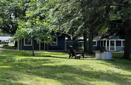 Alden Cabin | CEDAR COTTAGE - Lakefront on Thayer Lake in Alden with WiFi, AC