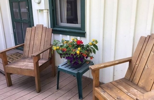 Cedarville Cabin | Cedar Cottage - Les Cheneaux Landing
