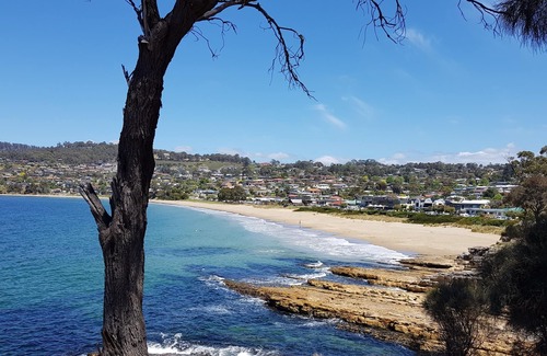 Blackmans Bay House | Cedar Cottages Blackmans Bay - Country suite