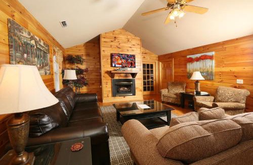 Pigeon Forge Ski Chalet | Cedar Falls #8