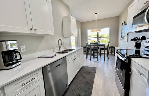 Cedar Falls House | Cedar Falls Townhome - New Construction - 3 KING BEDS!
