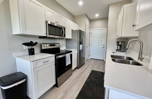 Cedar Falls House | Cedar Falls Townhome - New Construction - 3 KING BEDS!