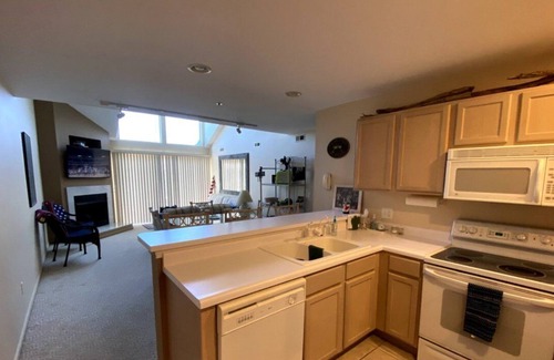 Camdenton Condo | Cedar Glen Loft House Sleeps 10, 3 Full Baths! Stellar End Unit