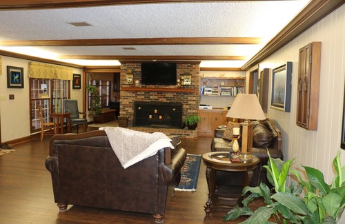 Lebanon Bed & Breakfast | Cedar Grove Inn