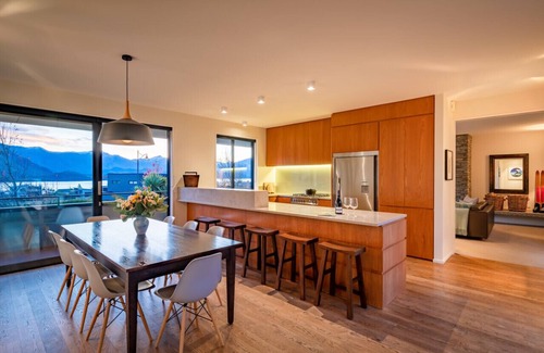 Wanaka House | Cedar House premium holiday home Wanaka