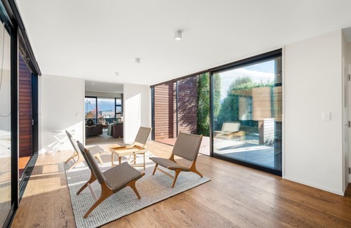 Wanaka House | Cedar House premium holiday home Wanaka