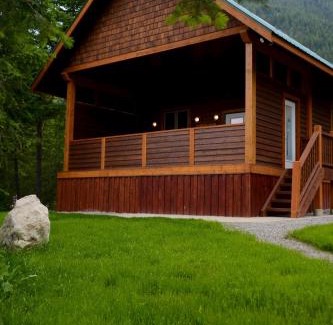 Golden Cabin | Cedar House Restaurant & Chalets