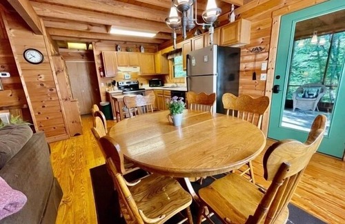 Townsend Cabin | CEDAR KNOB - 2 bdrm/2 bath, screened patio, wood fireplace