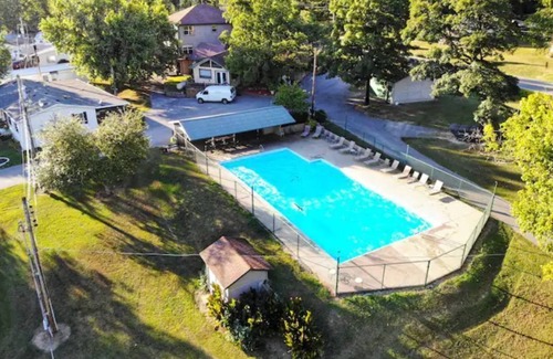 Branson Cabin | Cedar Lakefront Lodge on Taneycomo