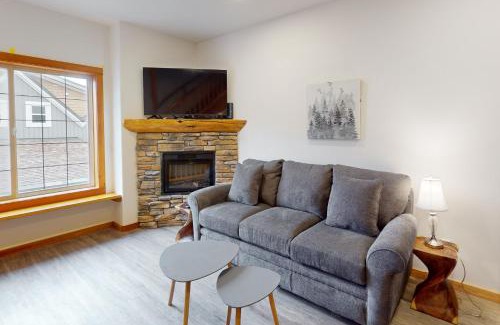 Big White Ski Resort House | Cedar Lodge Escape at Whitetail townhomes