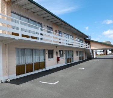 Hamilton North Hotel | Cedar Lodge Motel Hamilton