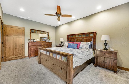 Sturgis House | Cedar Lodge on 17