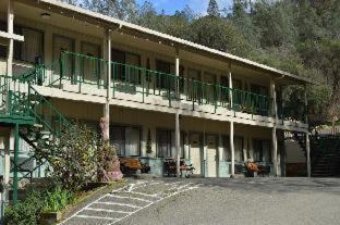 Incline Hotel | Cedar Lodge