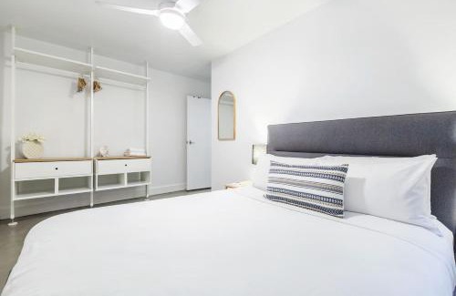 St Kilda Apartment | 'Cedar Loft' Contemporary Comfort in Leafy St Kilda