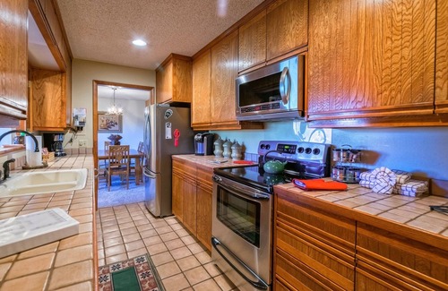 Windcliff Estates House | Cedar Lower Luxury Vacation At Windcliff 2 Bedroom Home by RedAwning