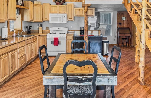 Montrose Cabin | Cedar Mountain Bunkhouse Hunting Fishing Hiking