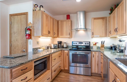 Yosemite Forks House | Cedar Mountain Lodge