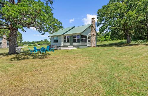 Madill Other | Cedar Nest - Lakefront Cabin Retreat