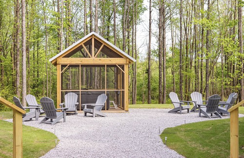Belden Cottage | Cedar - NEW Cottage in woods @ Moon Lake Farm - HOT TUB - LAKE - KAYAK - FISH
