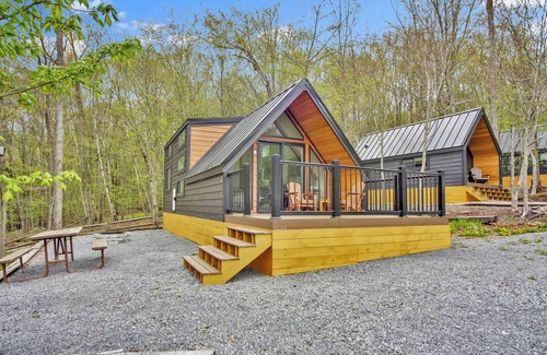 Wellsboro Cabin | Cedar Nook Summary: E