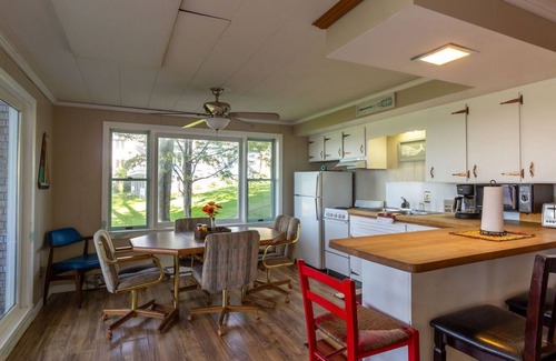 Prudenville Cottage | Cedar Oaks Lakeside Resort - Houghton Lake - Formally Ohana/Riviera Resort.