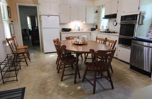 Norwalk House | Cedar Point/Kalahari/Lake Erie - Betty's Homestead