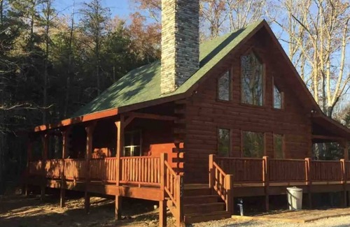 Farmville Cabin | Cedar Ridge Lodge Near High Bridge Trail