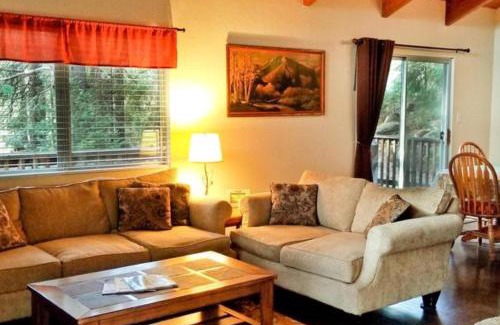 Lake Almanor Country Club House | Cedar Ridge Retreat Lake Almanor