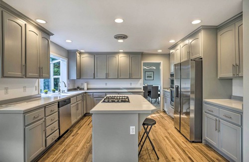 Seattle Hill-Silver Firs Cottage | Cedar Ridge Spacious Group Getaway in Snohomish