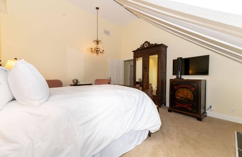 Edenton Bed & Breakfast | Cedar Room - Granville Queen Inn, Downtown Historic Edenton