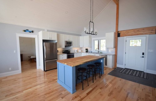Tobermory House | Cedar Shoals Cottage